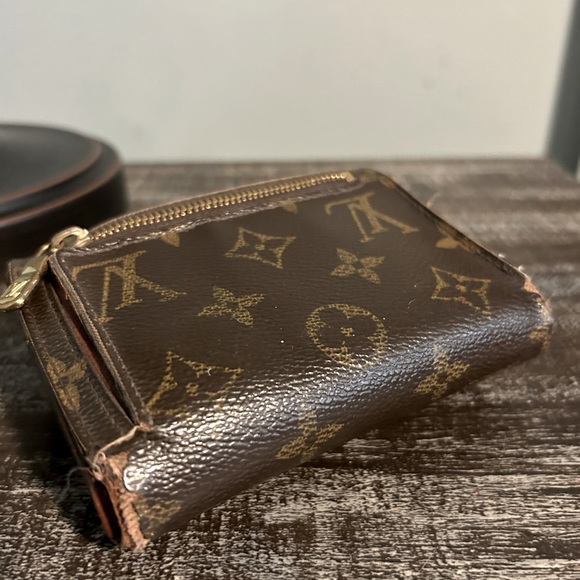 Louis Vuitton Koala Wallet - Picture 6 of 9